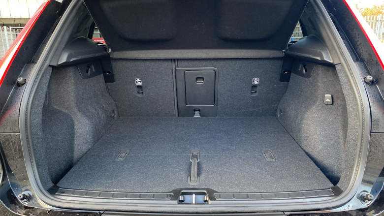 Volvo XC40 2.0 B4P Plus Dark 5dr Auto Petrol Estate